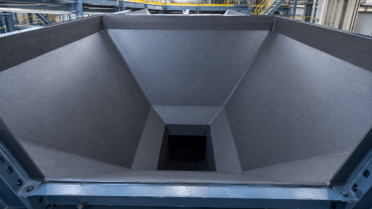 Copper Mine Transfer Chute Polyurea Wear Lining · Antofagasta — on-site view 2