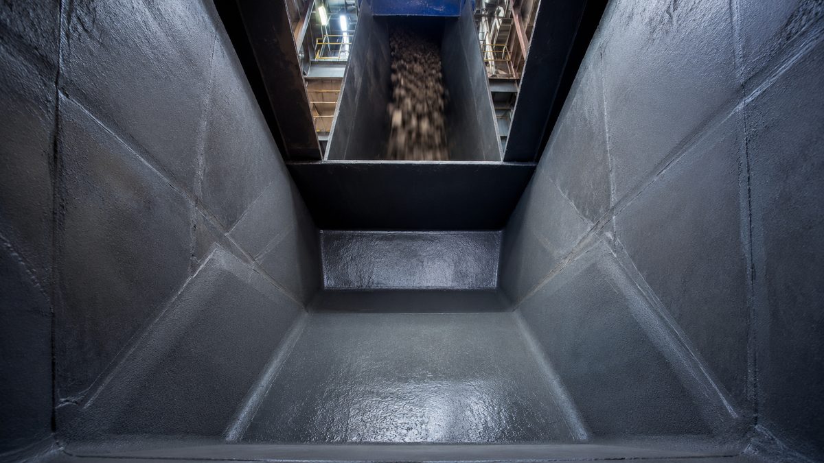 Copper Mine Transfer Chute Polyurea Wear Lining · Antofagasta