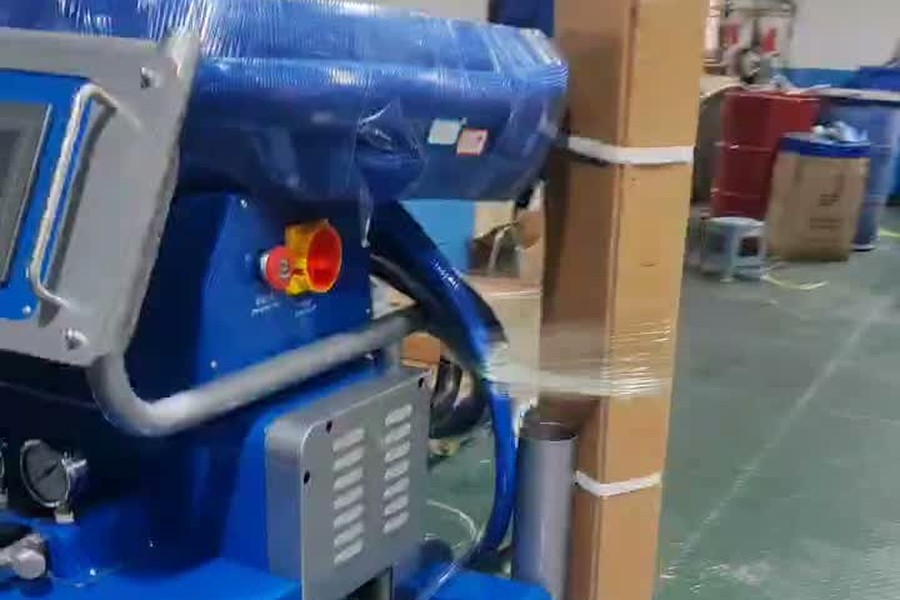 JYYJ-H-V6T machines shrink-wrapped on pallets and packed into export-grade wooden crates for worldwide shipping